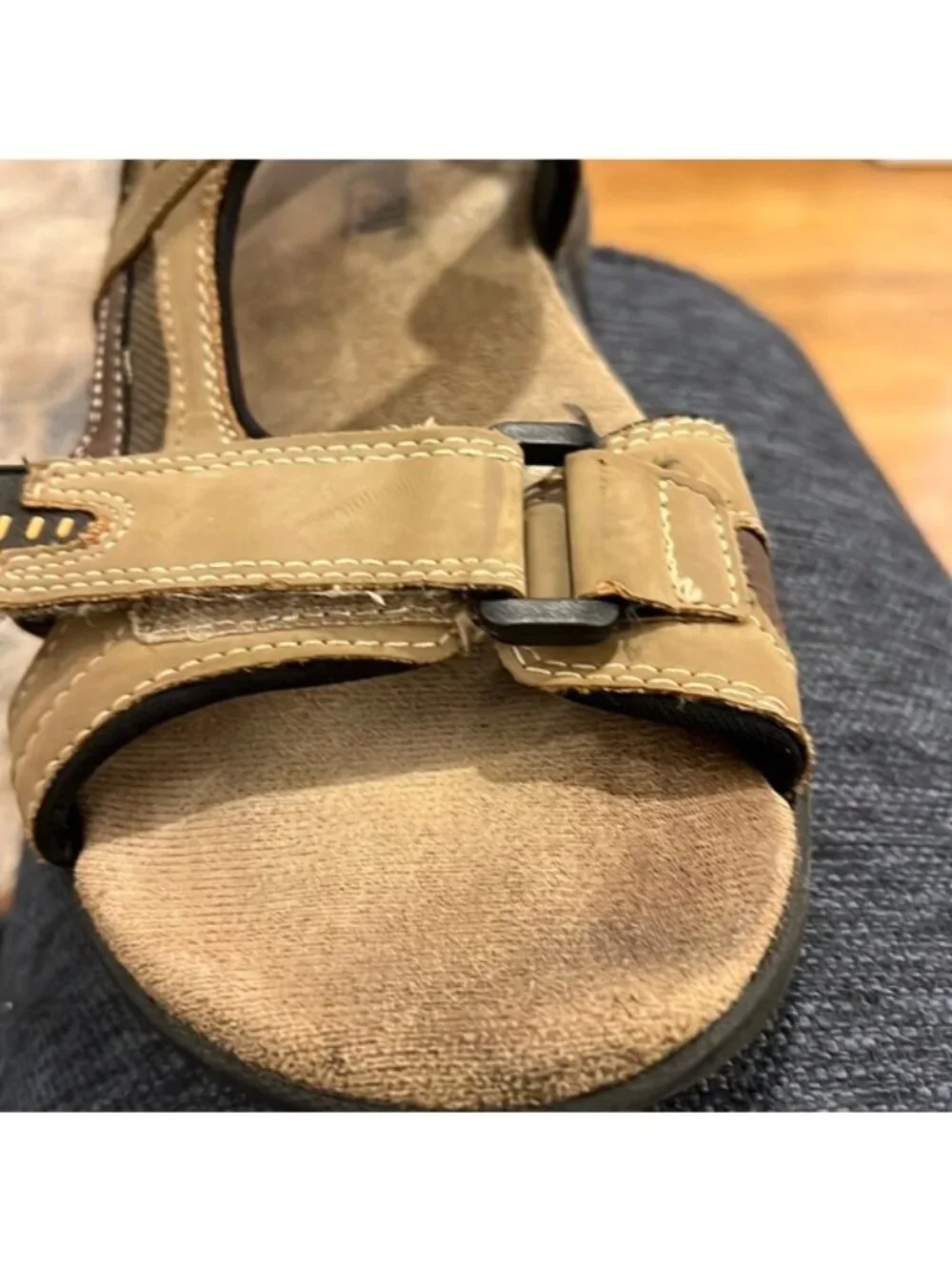 Khombu Men's Noah Comfort Adjustable Hook & Loop Strap Sandal Brown Size 8